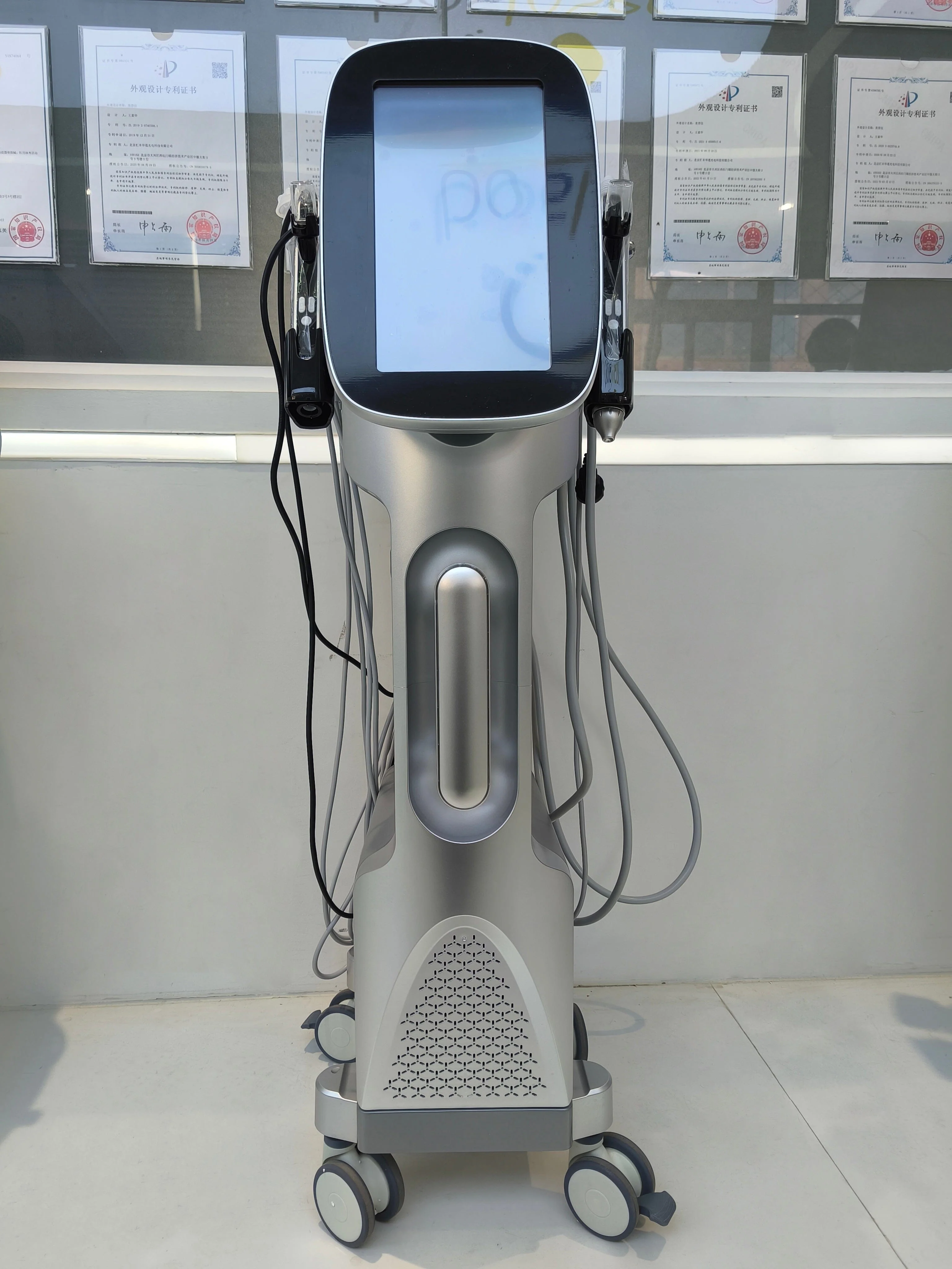 Hydrafacial Machine